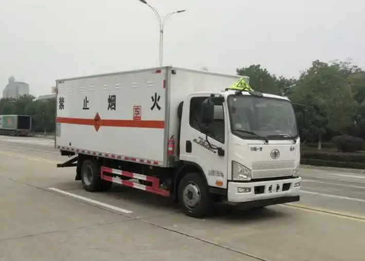 瑞溪镇爆破器材运输车可以上高速吗？